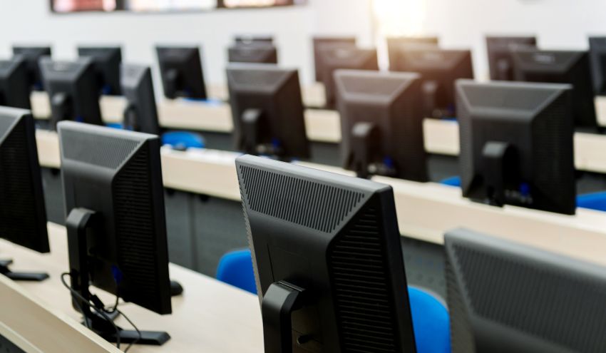 Optimizing Lab Operations with Equipment & Software Usage Monitoring